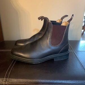 Like New Blundstones